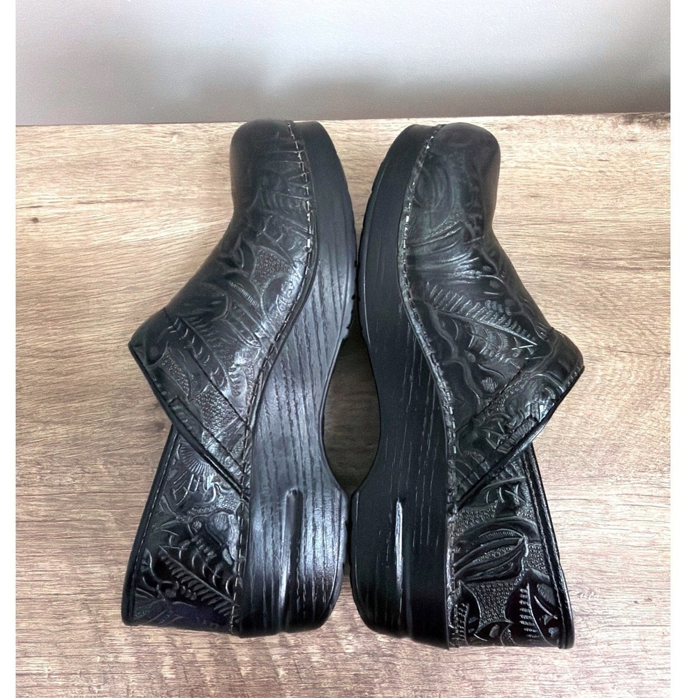 Dansko Professional Tooled Floral Leather Clogs Black EU39 Womens 8.5 9